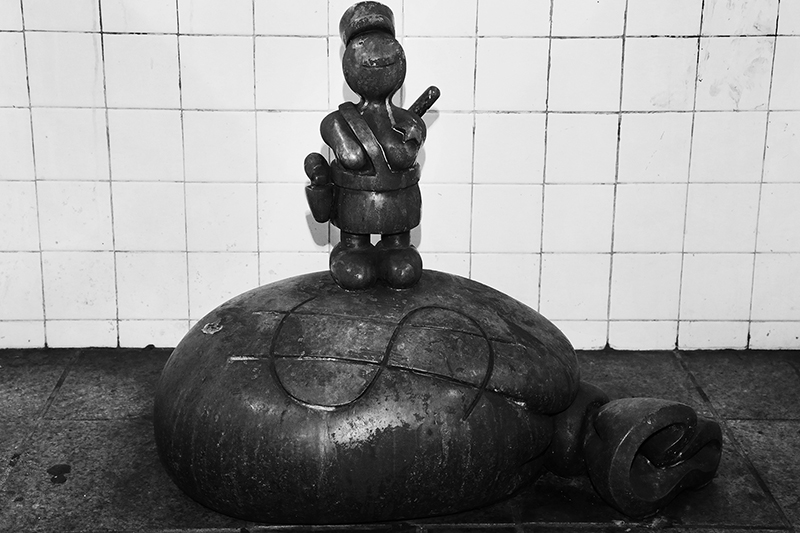 Subway Token Figures : Art : Subway : New York : Tom Otterness : New York : Personal Photo Projects :  Richard Moore Photography : Photographer : 